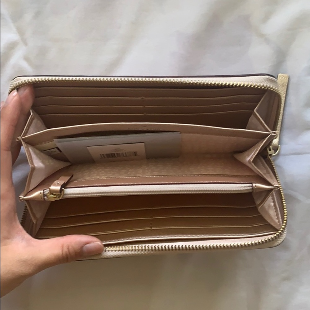 Kate Spade Wellesley rose gold zip around wallet - Picture 2 of 6